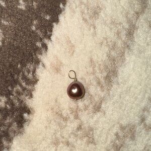 Pink pearl pendant